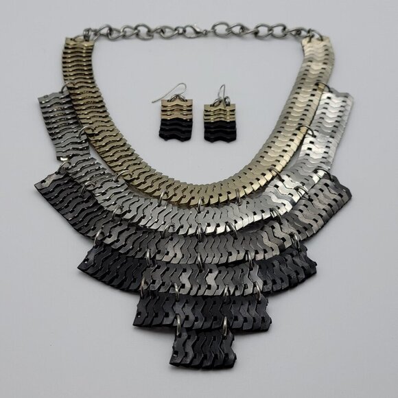 Tri-Tone Metal Waterfall Statement Bib Necklace & Earrings Set 17"/1" Cleopatra - Picture 1 of 7